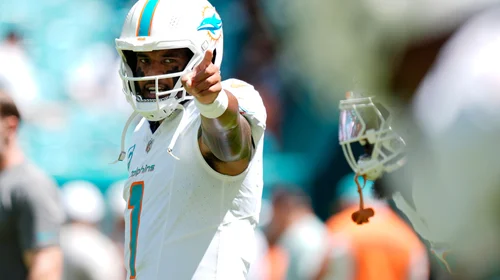 Dolphins colocan a Tua en reserva de lesionados tras conmoción