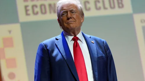 Trump insulta a Detroit durante evento de campaña en esa ciudad