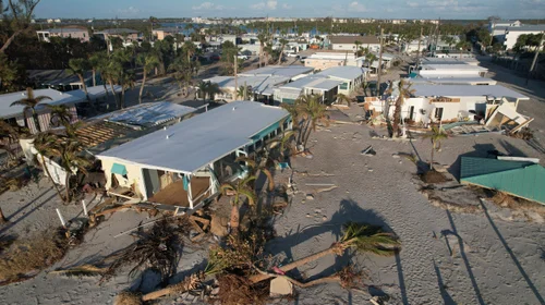 EUA aprueba ayuda de casi 2,000 mdd tras paso de Helene y Milton