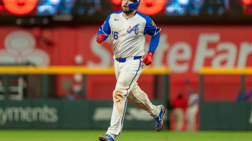 Travis D’Arnaud firma por 2 años con Los Angeles Angels de la MLB