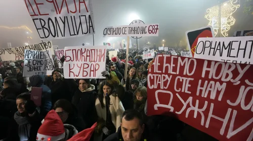 Protestas en Serbia marcan la víspera de Año Nuevo con exigencias