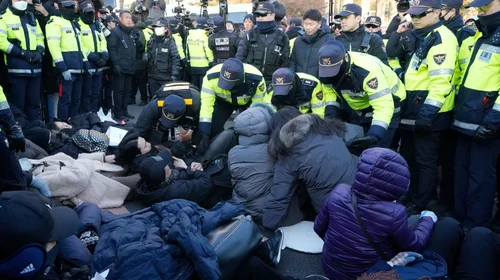  Investigadores intentan detener al presidente destituido Yoon