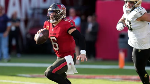 Broncos y Buccaneers aseguran los dos últimos puestos de playoffs