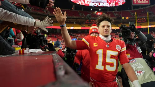 Chiefs vencen 23-14 a Texans y van por título de la Americana