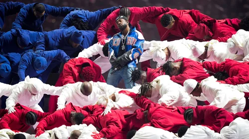 Kendrick Lamar y SZA dan un histórico show de medio tiempo
