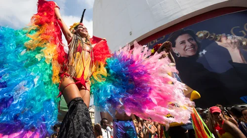 Fernanda Torres, nominada al Óscar y musa del Carnaval de Brasil 