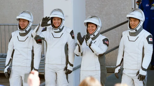 SpaceX aplaza vuelo para reemplazar a astronautas de la NASA