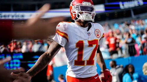 Mecole Hardman deja Kansas City y firma con Green Bay