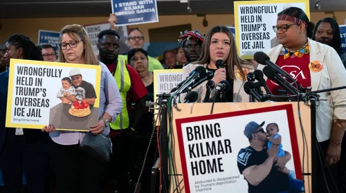 Jueza no puede ordenar regreso de hombre deportado por error: EUA