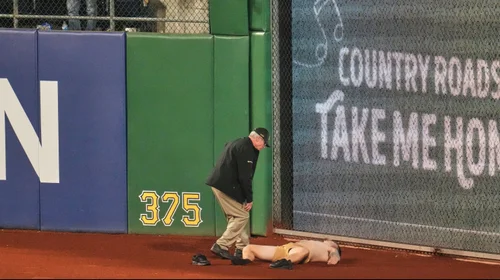 Hombre cae desde el muro Clemente en PNC Park en juego de MLB