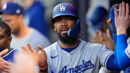 Dodgers ponen a Teoscar Hernández en lista de lesionados