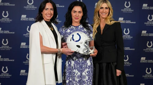 Hijas de Jim Irsay asumen el mando de los Colts tras su muerte