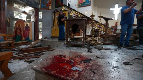 Atacante suicida mata al menos a 13 personas en iglesia en Siria