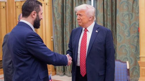 Trump firma orden que levanta sanciones a Siria