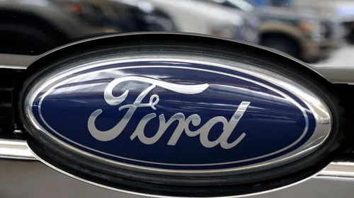 Ford retira vehículos por falla en la cámara trasera