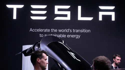 Acciones de Tesla caen 7% al reanudarse disputa entre Musk-Trump