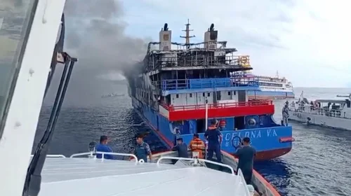Se incendia ferry de pasajeros en el mar de Indonesia