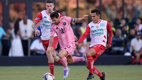 Messi abandona el partido de Inter Miami por aparente lesión