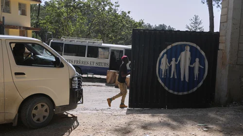 Bandas armadas secuestran a ocho personas en un orfanato en Haití