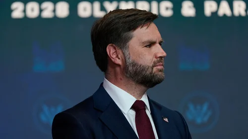 Elevan nivel del río en Ohio para viaje de cumpleaños de JD Vance