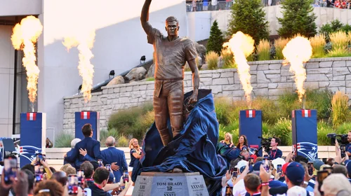 Patriots develan estatua del quarterback Tom Brady