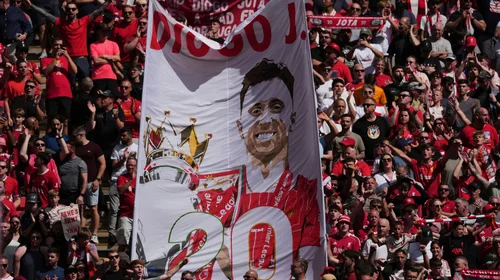 Homenaje al exdelantero del Liverpool interrumpido en Wembley