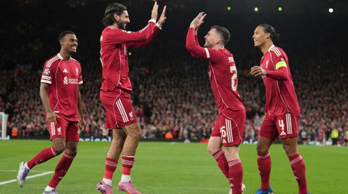PSG arrasa y Liverpool sufre en su arranque en la Champions