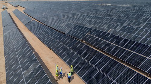 Inauguran primera planta solar a escala industrial de Irak