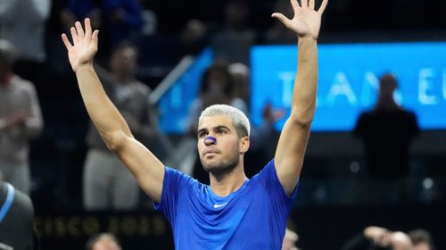 Alcaraz avanza a cuartos de final del Abierto de Japón
