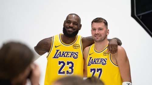 LeBron no piensa en el retiro en su 23ra temporada en la NBA