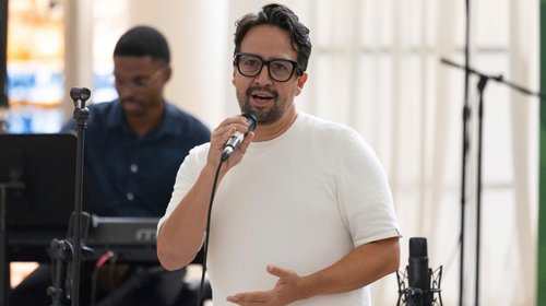Lin-Manuel Miranda dona millones a artistas puertorriqueños