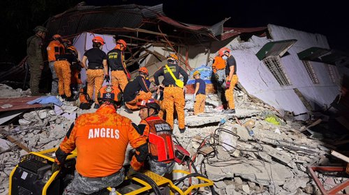 Continua rescate de victimas tras sismo en de 6.9 Filipinas