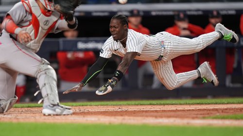 Sufren, ganan y los Yankees fuerzan un tercer juego ante Boston