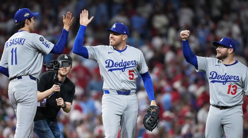 Dodgers frena remontada de Filis para ganar 4-3 en segundo juego