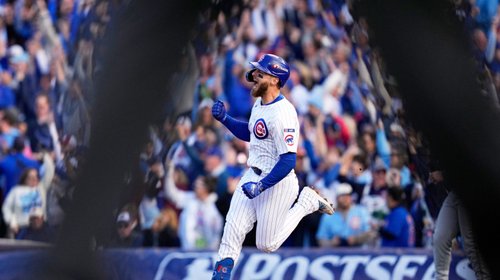 Cubs superan 4-3 a Brewers y evitan barrida en serie divisional