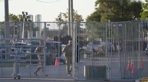 Bloquean despliegue de la GN en Illinois por dos semanas