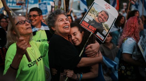Hamás libera a siete rehenes tras alto el fuego con Israel