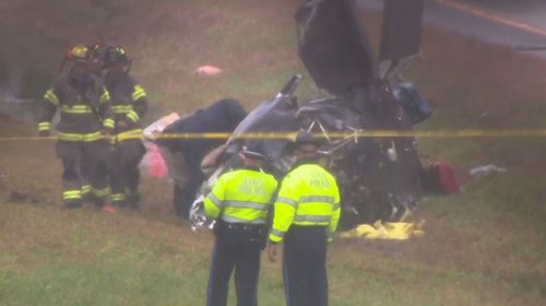 Desplome de avioneta en carretera de Massachusetts deja 2 muertos