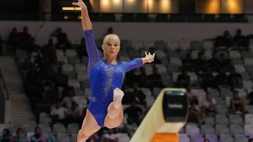 Angelina Melnikova brilla en su regreso al mundial de gimnasia
