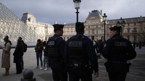 Policía de París admite fallos graves de seguridad en el Louvre