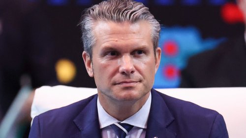Hegseth en Vietnam para fortalecer lazos de defensa
