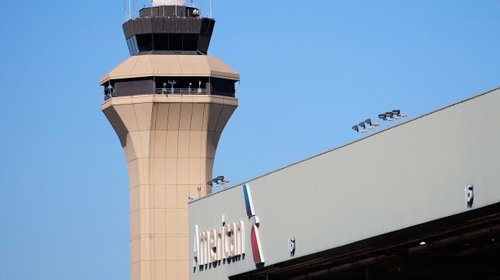 Continúan retrasos de vuelos en EUA debido a cierre de gobierno