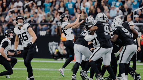 Cam Little supera la marca del gol de campo más largo de la NFL