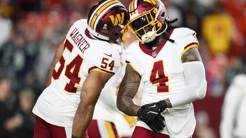 NFL suspende sin sueldo a Frankie Luvu por tacleadas peligrosas