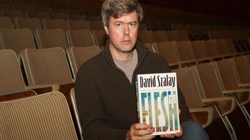 David Szalay gana el Premio Booker de ficción por novela 'Flesh'