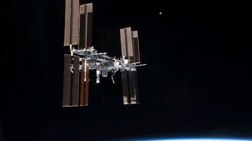 NASA acorta misión en la EEI por problema médico de astronauta