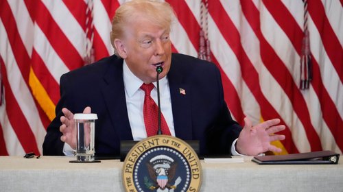 Trump sugiere aranceles si no lo apoyan en controlar Groenlandia