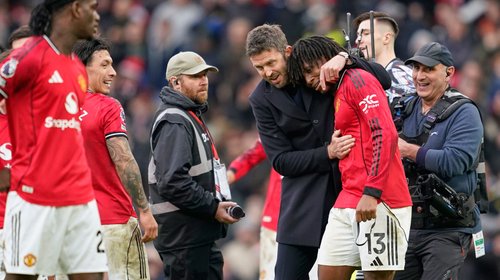 Carrick debuta con triunfo del United ante el City