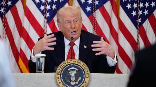 Trump se distancia del discurso de paz tras no ganar el Nobel