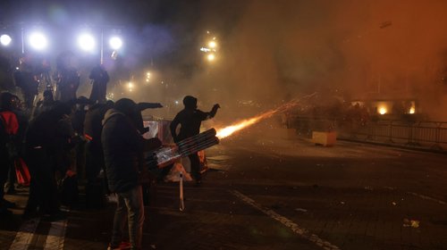 Estalla violencia en protesta antigubernamental en Albania